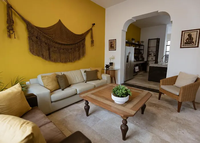 Casa Ubicada En El Corazon De Merida, Ac Y Piscina!